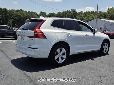 2022 Volvo XC60 B5 Momentum