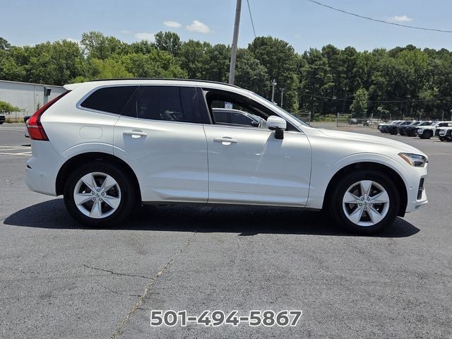 2022 Volvo XC60 B5 Momentum