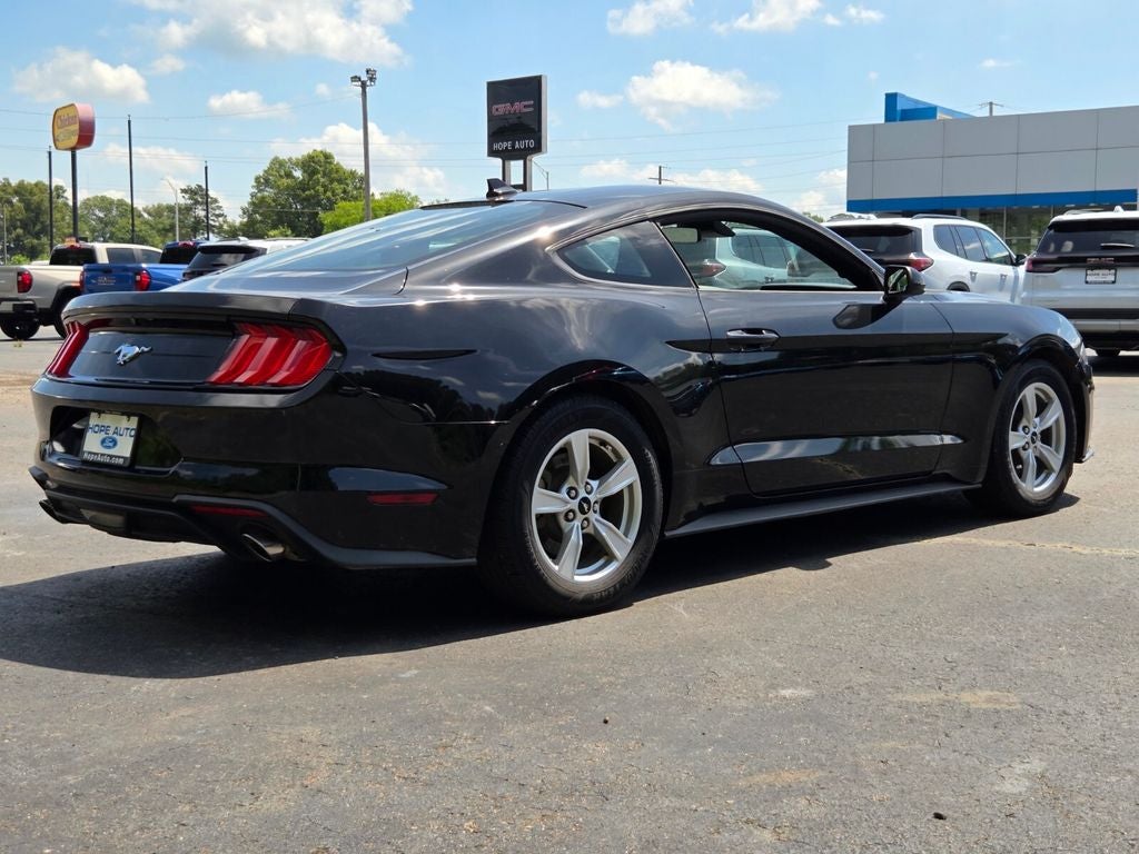 2022 Ford Mustang EcoBoost