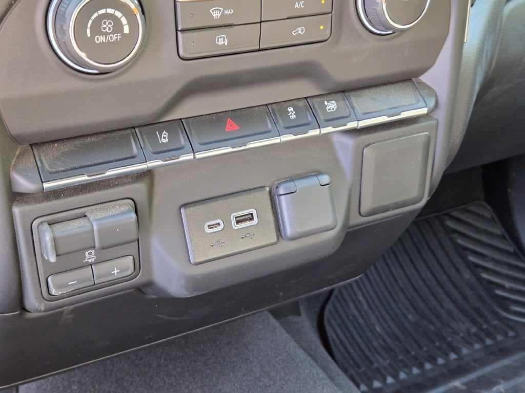2026 Chevrolet Silverado 2500HD Custom