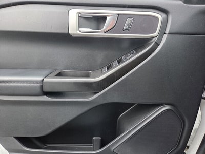 2020 Ford Explorer Base