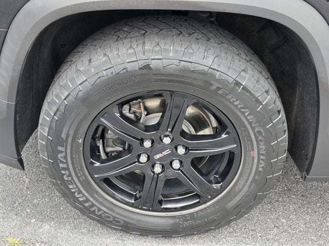 2022 GMC Acadia AT4