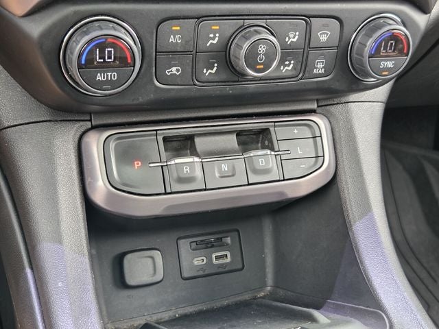 2022 GMC Acadia AT4