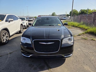 2017 Chrysler 300 Limited