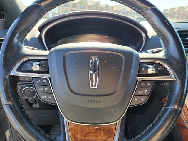 2019 Lincoln Nautilus Select