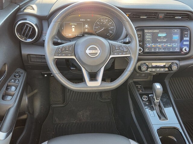 2023 Nissan Kicks SR