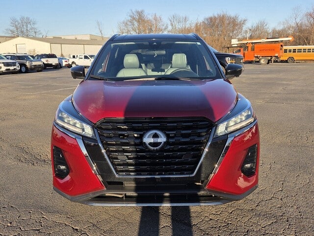 2023 Nissan Kicks SR