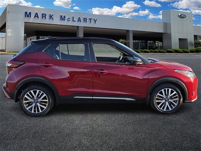 2023 Nissan Kicks SR