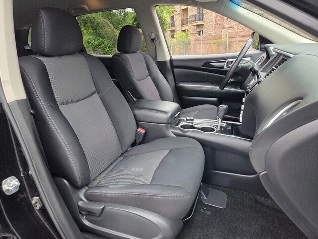 2019 Nissan Pathfinder SV
