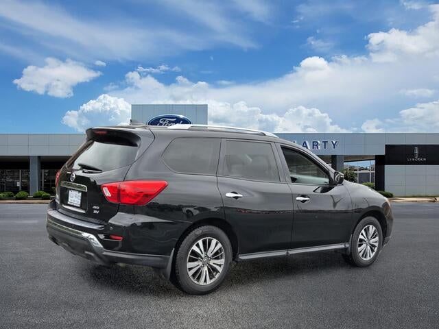 2019 Nissan Pathfinder SV