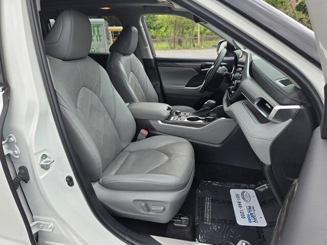 2023 Toyota Highlander Platinum