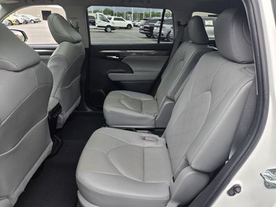 2023 Toyota Highlander Platinum