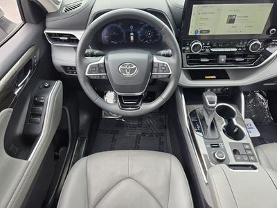 2023 Toyota Highlander Platinum