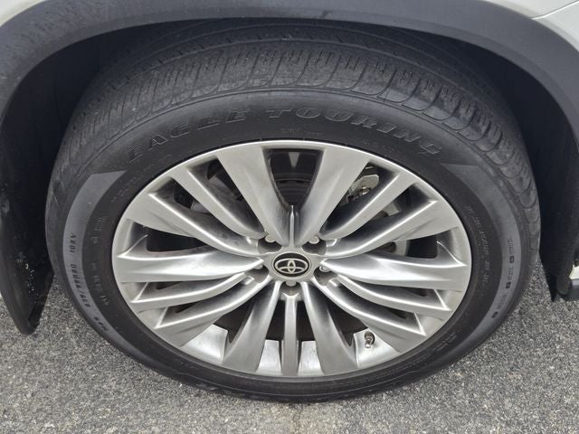 2023 Toyota Highlander Platinum