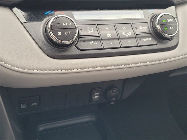 2017 Toyota RAV4 XLE