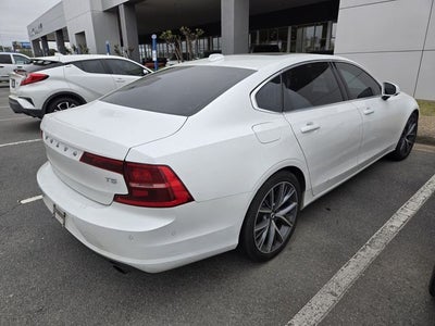 2018 Volvo S90 T5 Momentum