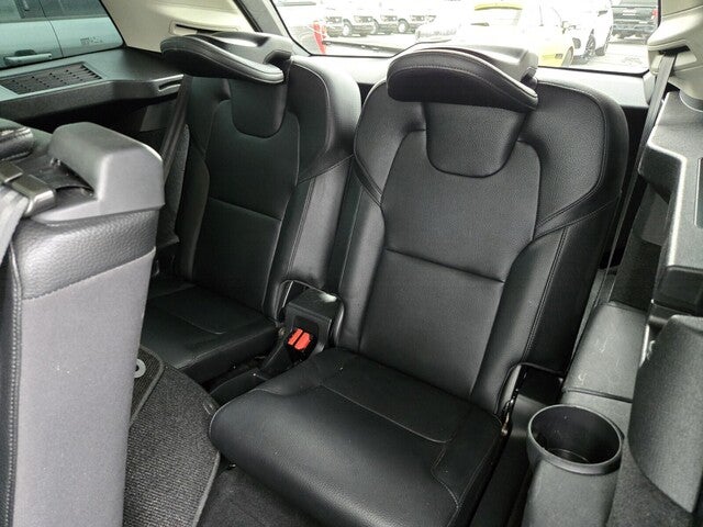 2022 Volvo XC90 T5 Momentum