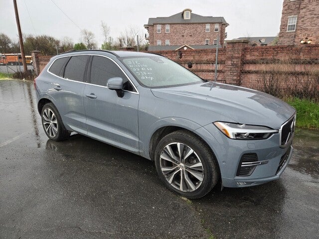 2022 Volvo XC60 B5 Momentum