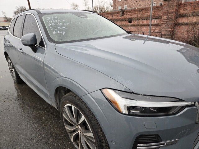 2022 Volvo XC60 B5 Momentum