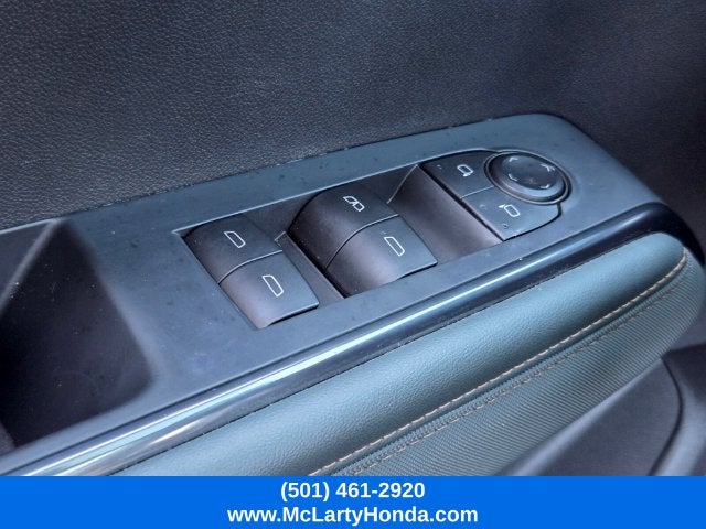 2025 GMC Acadia AT4
