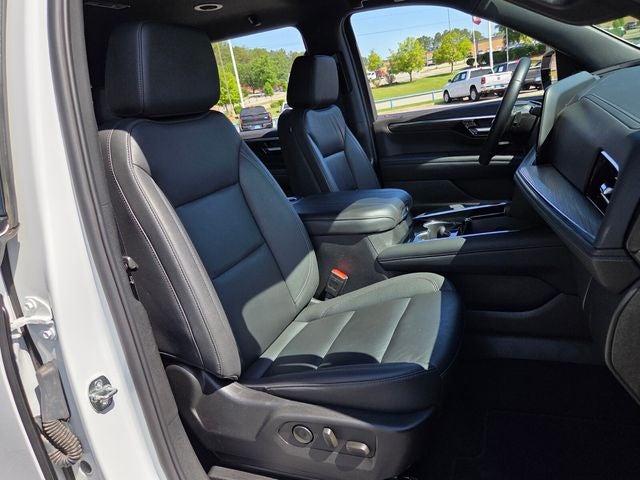 2025 Chevrolet Suburban LT