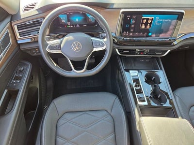 2025 Volkswagen Atlas 2.0T SE w/Technology