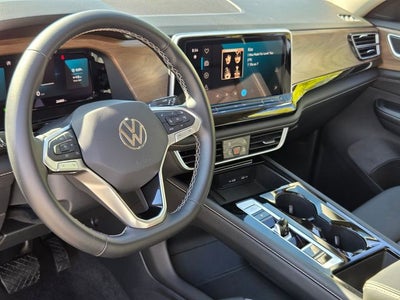 2025 Volkswagen Atlas 2.0T SE w/Technology