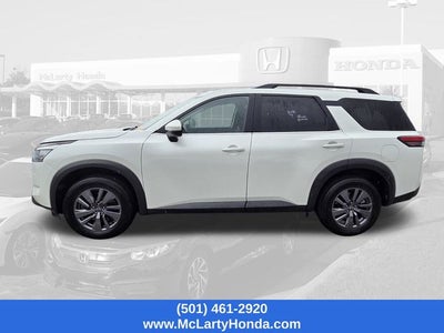 2024 Nissan Pathfinder SV
