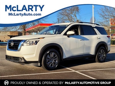 2024 Nissan Pathfinder SV