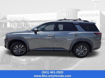 2022 Nissan Pathfinder SV