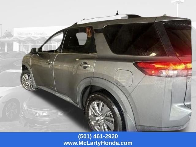 2022 Nissan Pathfinder SV