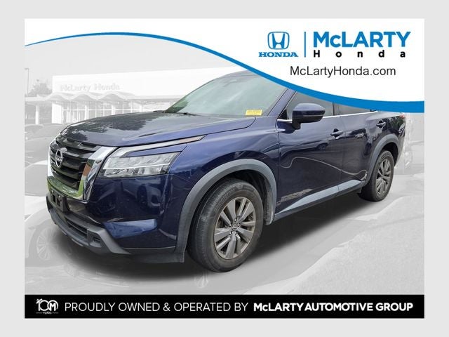 2022 Nissan Pathfinder SV