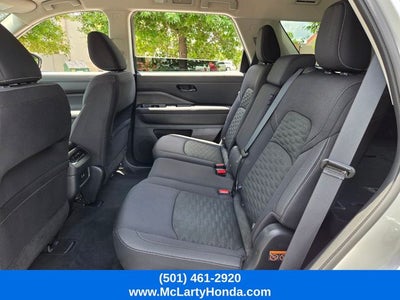 2025 Nissan Pathfinder SV
