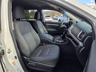 2019 Toyota Highlander LE