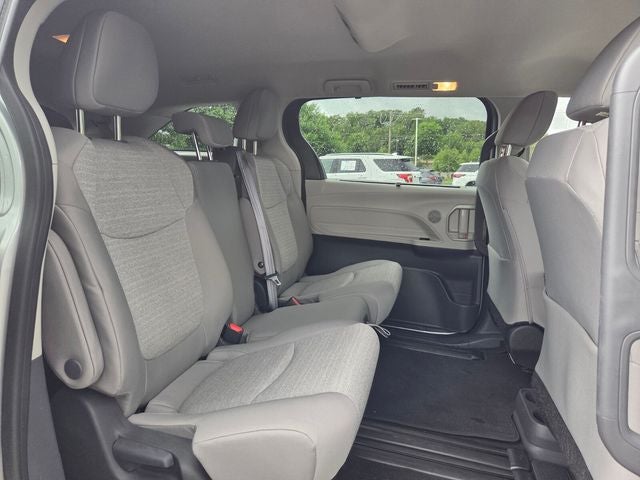 2024 Toyota Sienna LE 8 Passenger