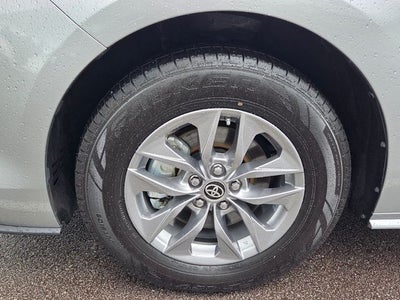2024 Toyota Sienna LE 8 Passenger