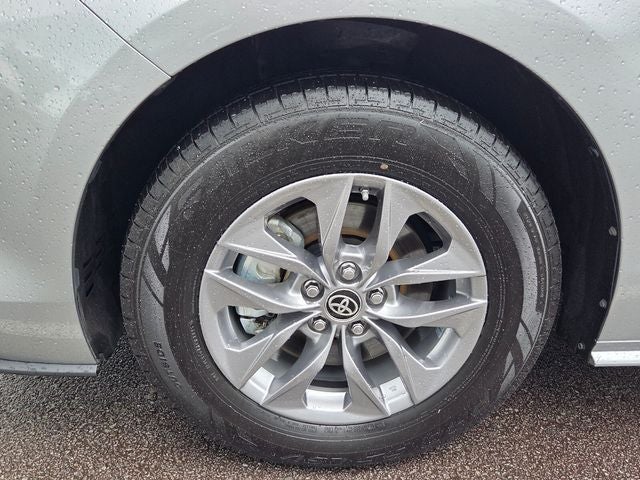 2024 Toyota Sienna LE 8 Passenger