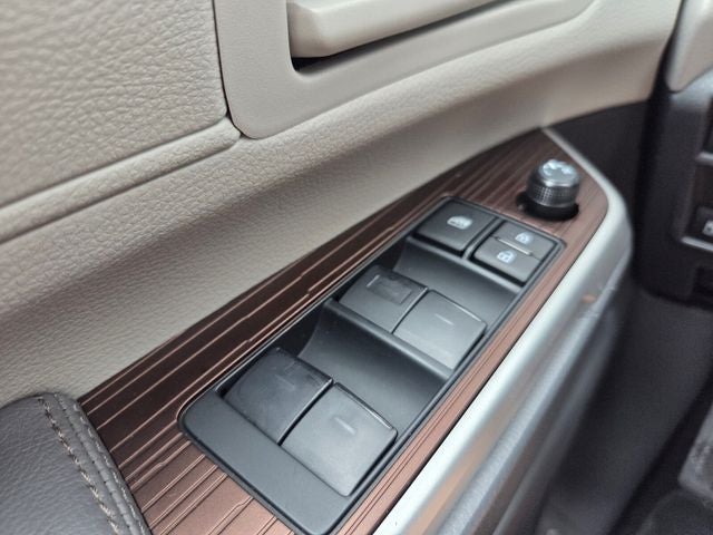 2024 Toyota Sienna LE 8 Passenger