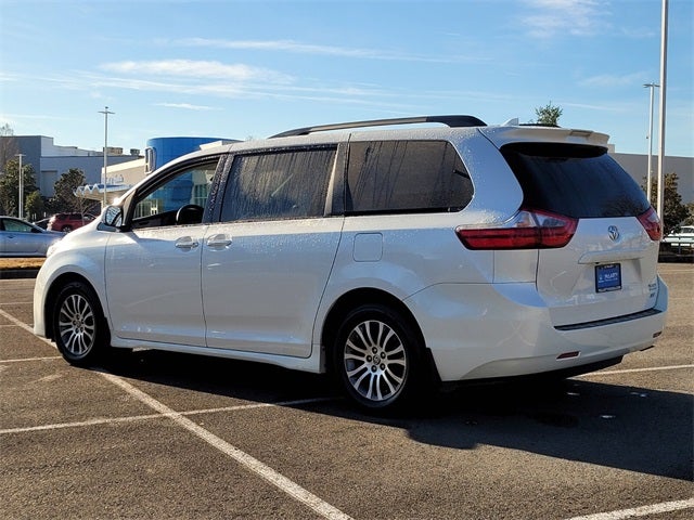 2020 Toyota Sienna XLE