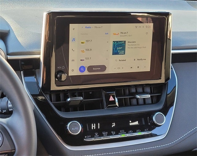 2024 Toyota Corolla Hatchback SE