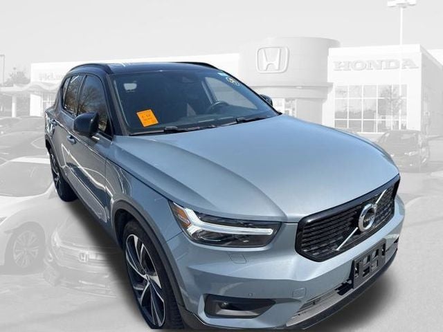 2020 Volvo XC40 R-Design