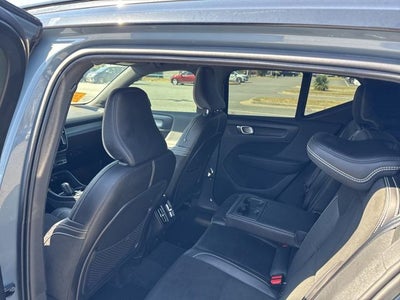 2020 Volvo XC40 R-Design