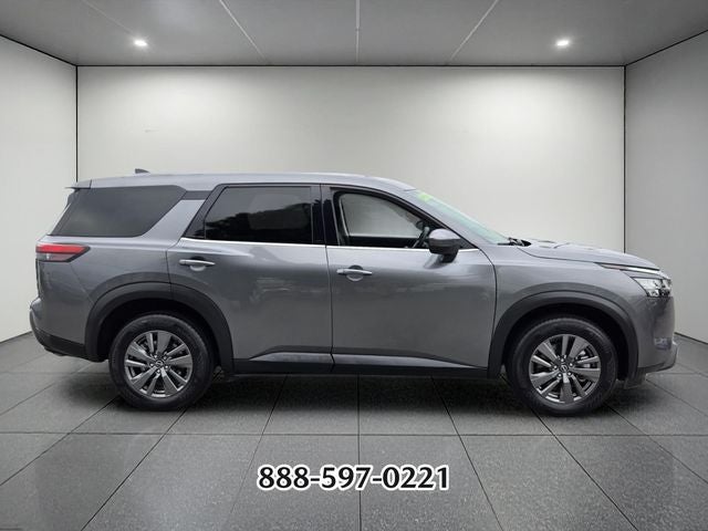 2022 Nissan Pathfinder S