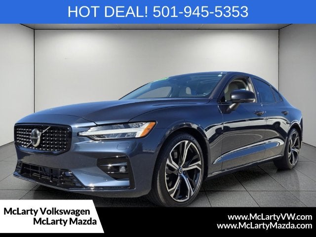 2024 Volvo S60 B5 Plus Dark Theme
