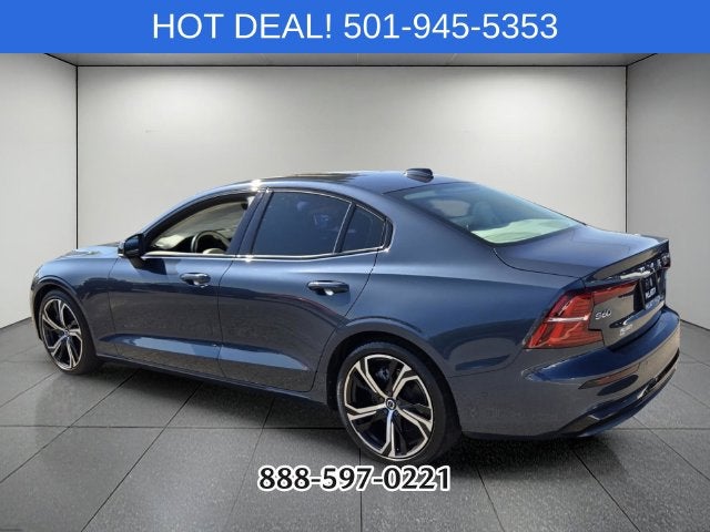 2024 Volvo S60 B5 Plus Dark Theme