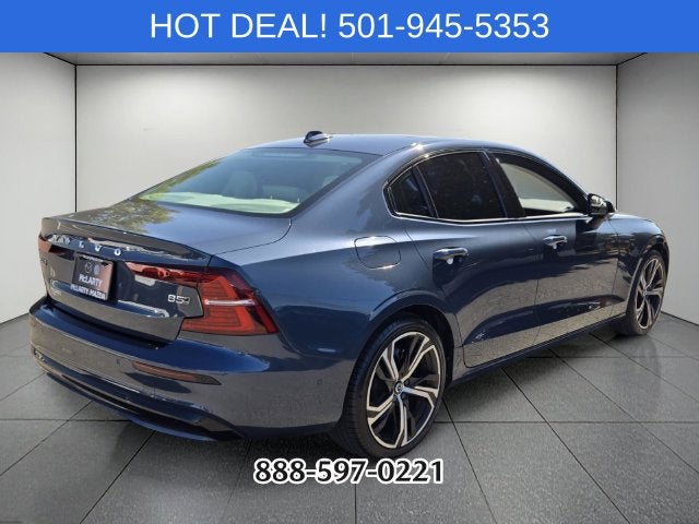 2024 Volvo S60 B5 Plus Dark Theme