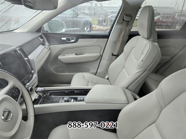 2020 Volvo XC60 T5 Momentum