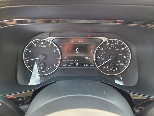 2025 Nissan Pathfinder SV