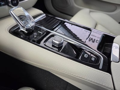 2022 Volvo S60 Recharge Plug-In Hybrid T8 Inscription