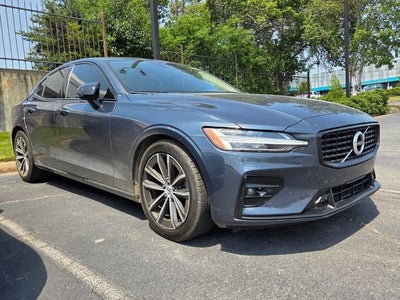 2022 Volvo S60 B5 Momentum